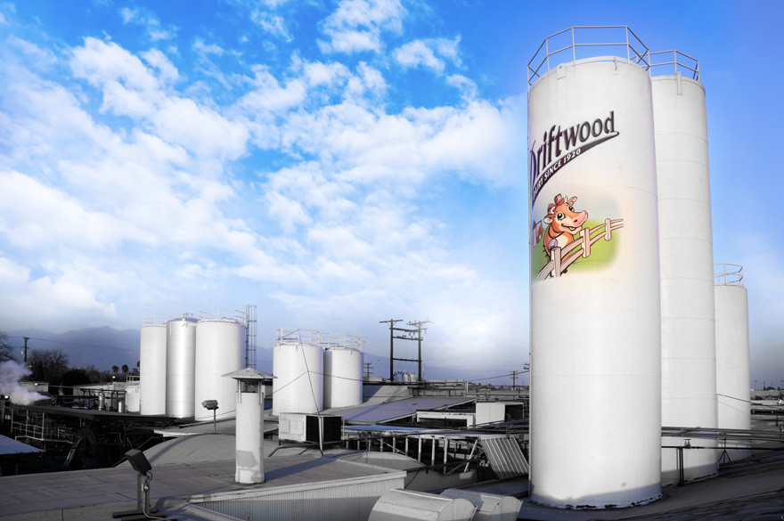 Thứ trưởng Bộ Nông nghiệp Mỹ ấn tượng với siêu nhà máy sữa của Vinamilk ảnh 6