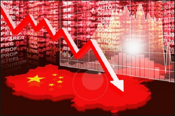 Thương chiến Mỹ-Trung khiến GDP Trung Quốc giảm Ông Trump chơi đòn ác liệt, kinh tế TQ tuột dốc không phanh