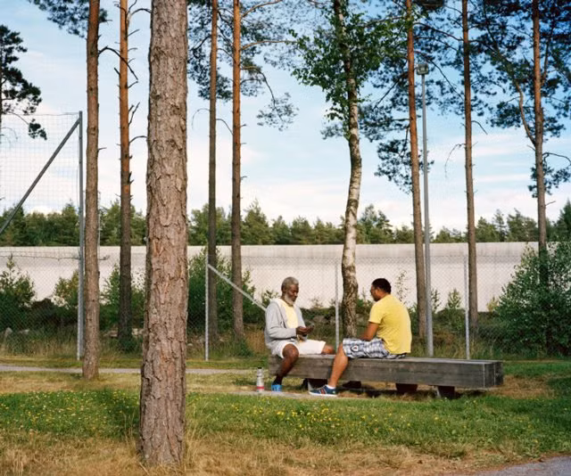 ben trong "nha tu suong nhat the gioi": quan nguc choi cung pham nhan, nguoi vao khong muon ra - 7