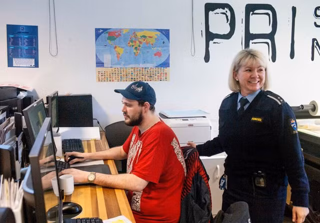 ben trong "nha tu suong nhat the gioi": quan nguc choi cung pham nhan, nguoi vao khong muon ra - 10