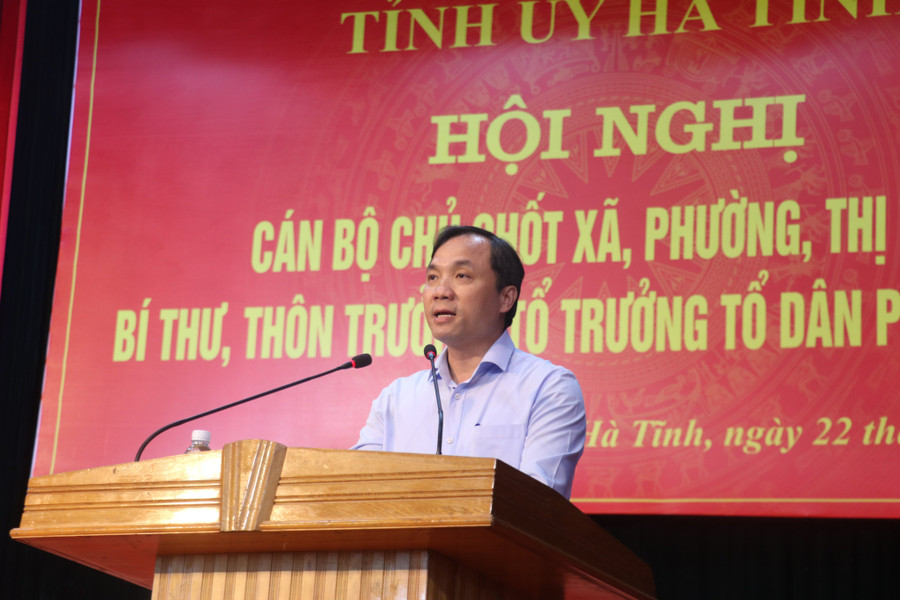 Bí thư Tỉnh ủy Hà Tĩnh - Hoàng Trung Dũng phát biểu tại Hội nghị. (Ảnh: PH).