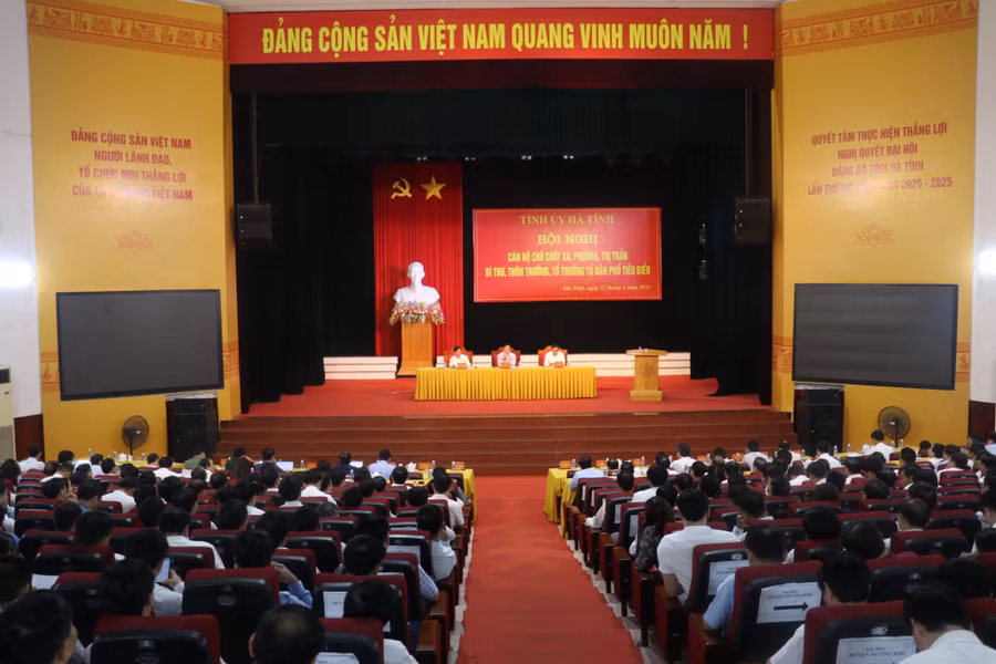 Tỉnh ủy Hà Tĩnh tổ chức quán triệt nội dung cuốn sách về đấu tranh phòng, chống tham nhũng, tiêu cực của Tổng Bí thư Nguyễn Phú Trọng.(Ảnh: PH).