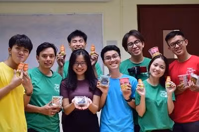 Đoàn Đại biểu SSEAYP Việt Nam 45 mang niềm vui đến cho bệnh nhân và trẻ em