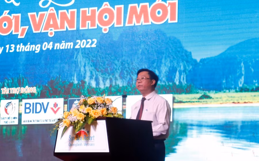 Ông Phạm Văn Thủy, Phó Tổng Cục trưởng, Tổng cục Du lịch Việt Nam phát biểu tại hội thảo.