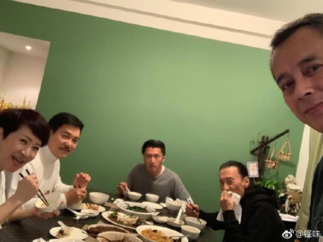 5 năm làm dâu, vì sao Vương Phi vẫn bị bố mẹ Tạ Đình Phong “cấm cửa“? ảnh 1 noi lai duoc gan 5 nam, vuong phi van bi bo me ta dinh phong "cam cua" - 1