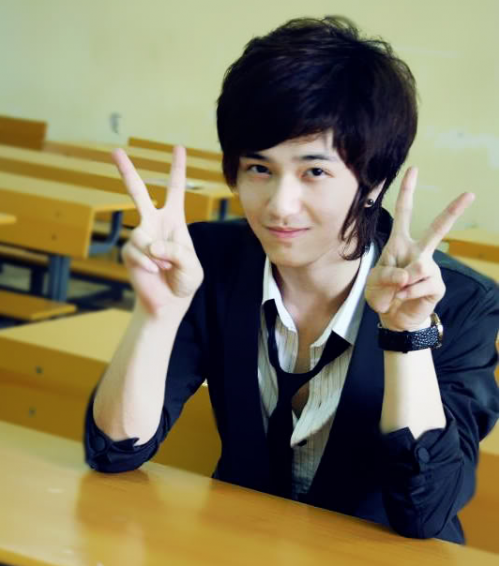 Giật mình ảnh quá khứ "quê một cục" của dàn mỹ nam hàng đầu showbiz Việt ảnh 9 Giật mình ngắm hình ảnh quá khứ quê một cục của dàn mỹ nam hàng đầu showbiz Việt-9