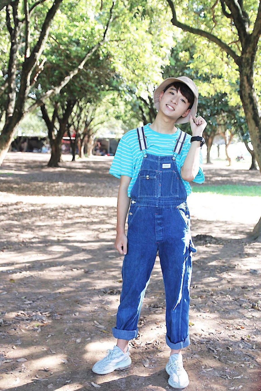 Vẻ ngoài trẻ con siêu đáng yêu của cậu bạn 9x. Vẻ ngoài trẻ con siêu đáng yêu của cậu bạn 9x.