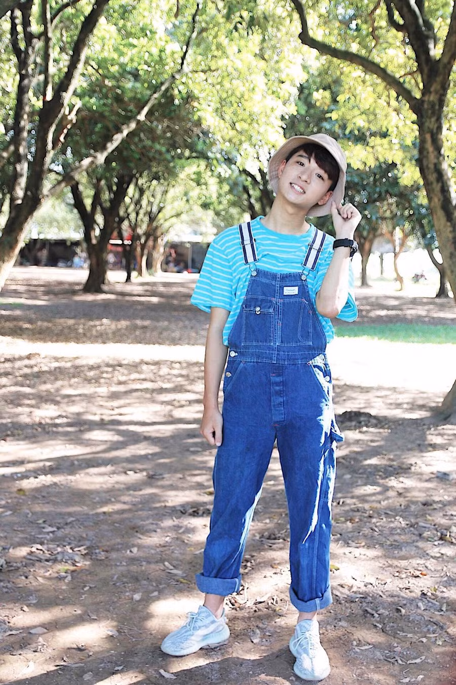 Vẻ ngoài trẻ con siêu đáng yêu của cậu bạn 9x.