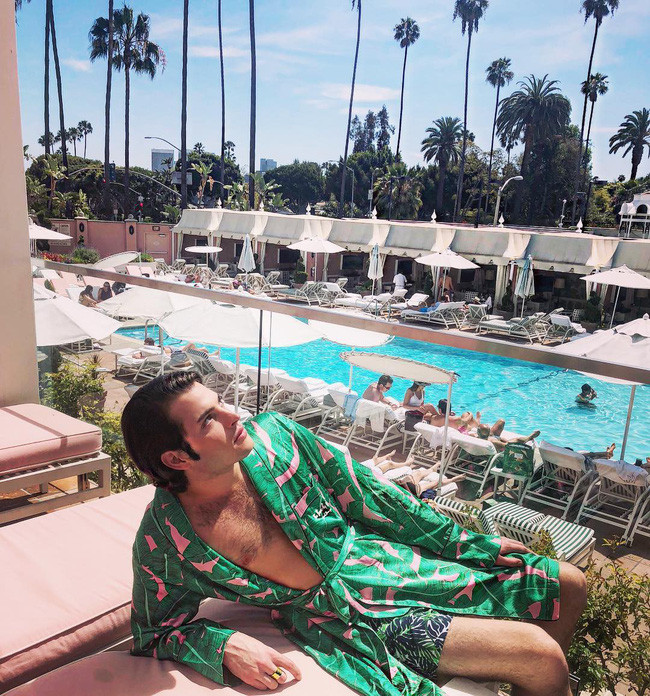 Cặp anh em mệnh danh “Hoàng tử mới chốn thị thành: Con nhà tỷ phú nhưng chọn nối nghiệp mẹ và cuộc sống xa hoa như vương giả - Ảnh 9. Cặp anh em mệnh danh “Hoàng tử mới chốn thị thành: Con nhà tỷ phú nhưng chọn nối nghiệp mẹ và cuộc sống xa hoa như vương giả - Ảnh 9.