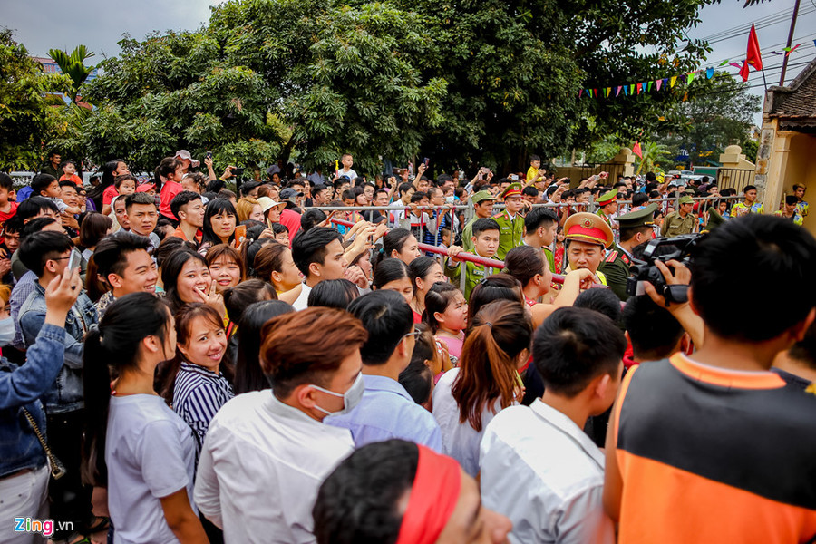 Nghi le chem lon lang Nem Thuong van dien ra kin dao hinh anh 12