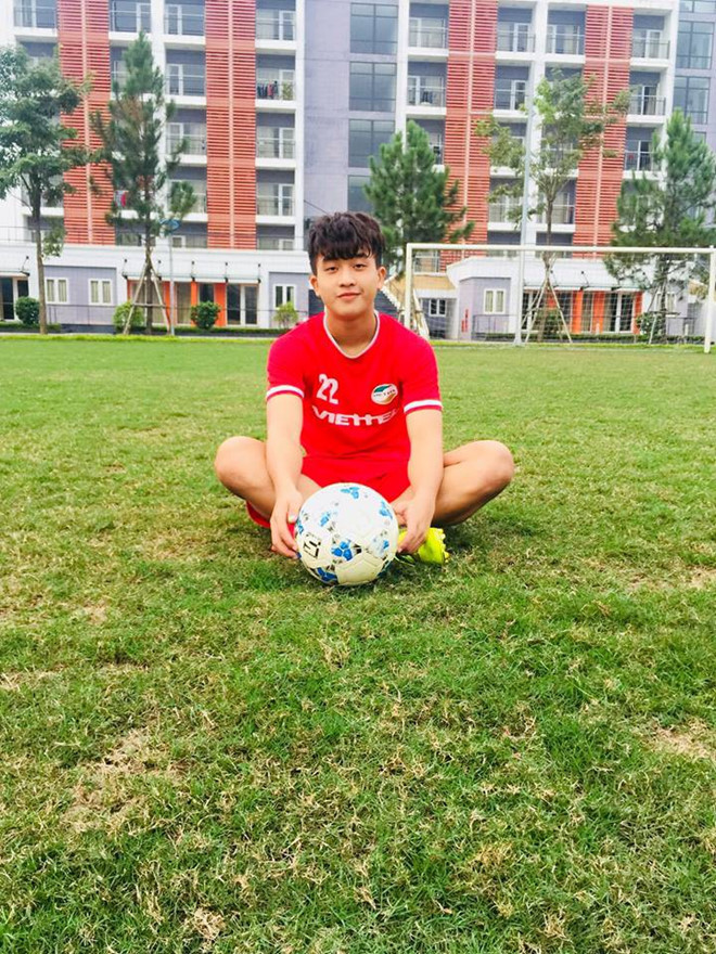 Tien dao 10X dien trai ghi ban thang cho doi tuyen U22 Viet Nam la ai? hinh anh 13