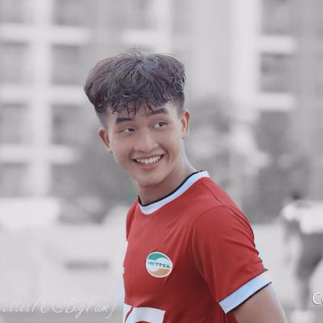 Tien dao 10X dien trai ghi ban thang cho doi tuyen U22 Viet Nam la ai? hinh anh 2