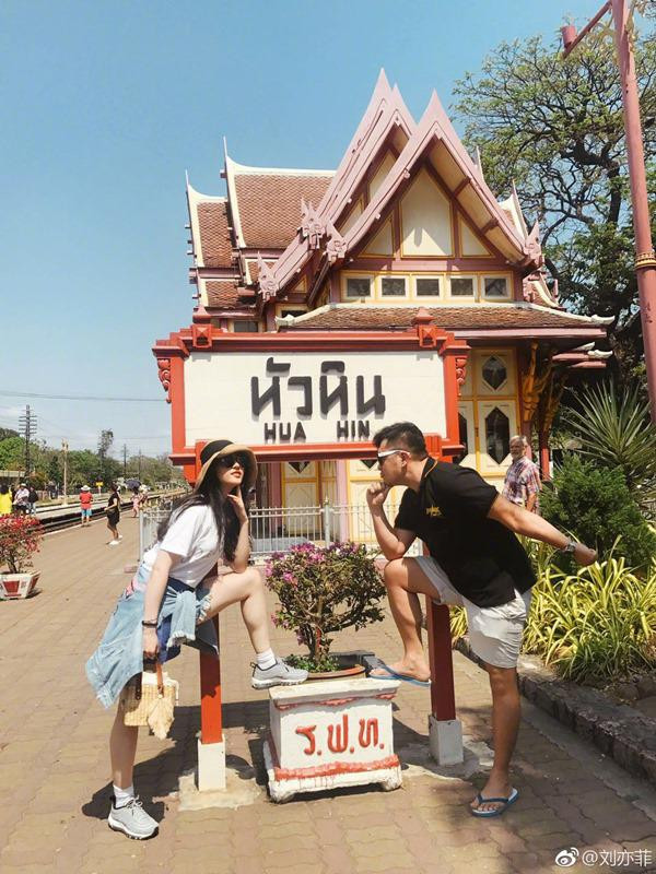 Cứ ngỡ Lưu Diệc Phi đẹp hoàn hảo, ai ngờ cô sở hữu khuyết điểm kém duyên này ảnh 5 Cứ ngỡ Lưu Diệc Phi đẹp hoàn hảo, ai ngờ cô sở hữu đôi chân cơ bắp như này-6