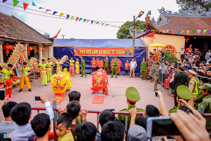 Nghi le chem lon lang Nem Thuong van dien ra kin dao hinh anh 13