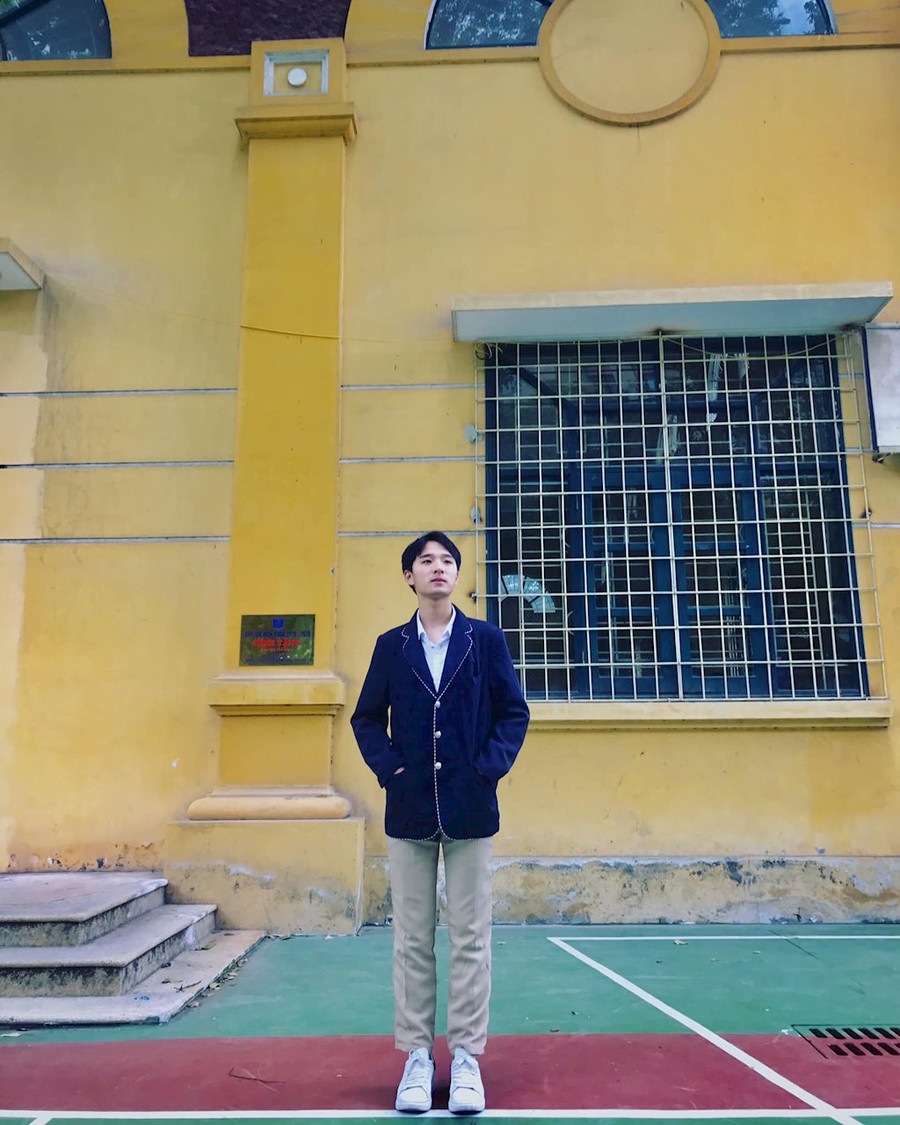 Ngoại hình thư sinh của Minh Anh. Ngoại hình thư sinh của Minh Anh.