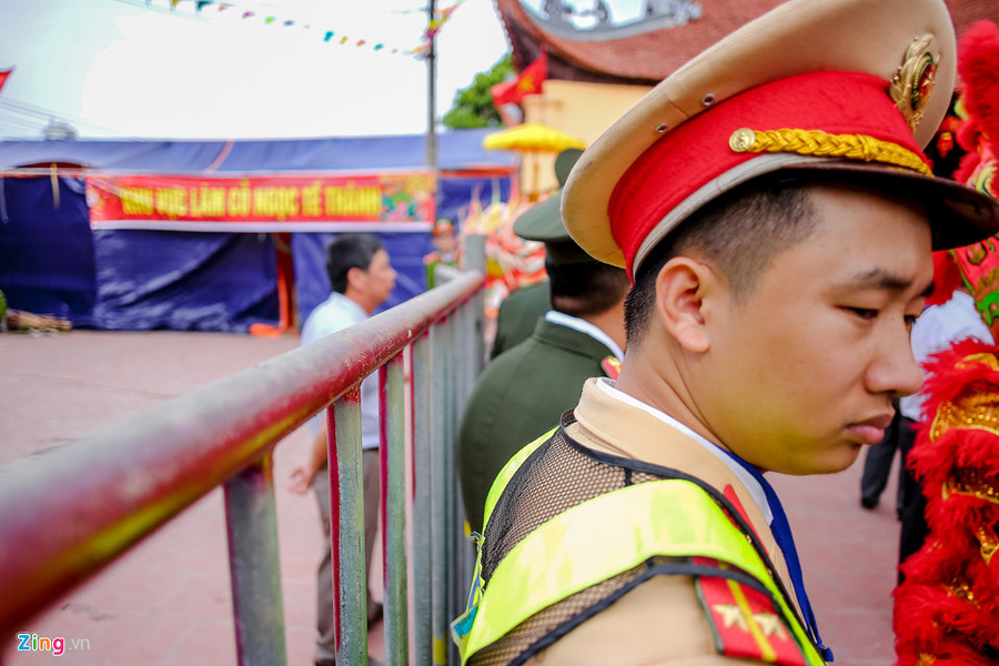 Nghi le chem lon lang Nem Thuong van dien ra kin dao hinh anh 10