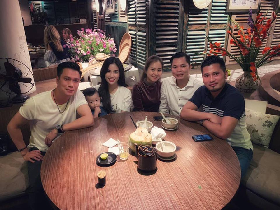 Phát ngôn lạ của diễn viên Việt Anh trước tin đồn ly hôn ảnh 6 Im lặng trước tin đồn ly hôn, Việt Anh Người Phán Xử bất chợt gây xôn xao khi nói với con trai: Đừng sai lầm như bố-6