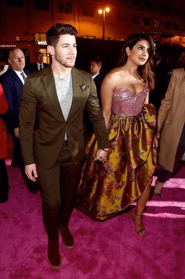 Hoa hậu thế giới rạng rỡ bên chồng kém 10 tuổi - 9