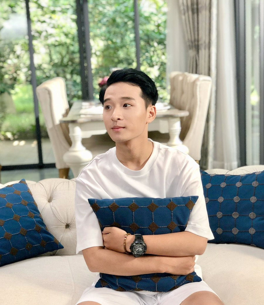 Gương mặt "trẻ con" khiến nhiều người tưởng cậu sinh năm... 2001 Gương mặt "trẻ con" khiến nhiều người tưởng cậu sinh năm... 2001