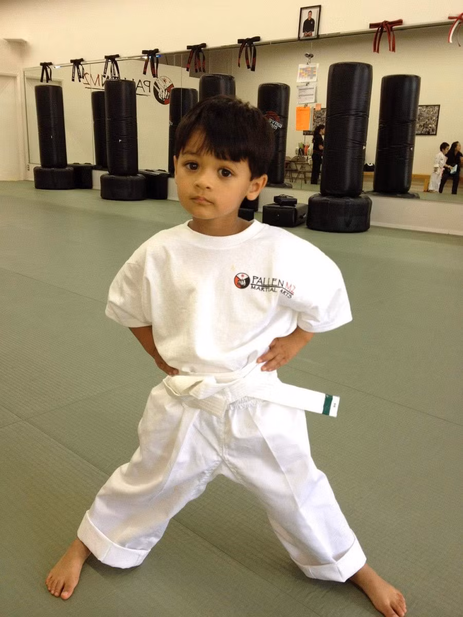 Than dong toan hoc 9 tuoi dang theo hoc hai bang cu nhan hinh anh 2