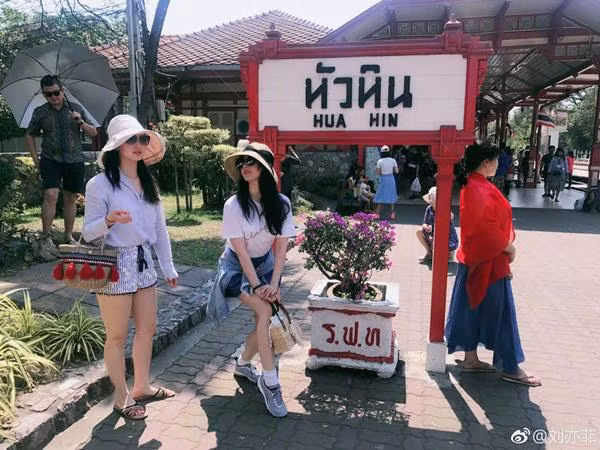 Cứ ngỡ Lưu Diệc Phi đẹp hoàn hảo, ai ngờ cô sở hữu khuyết điểm kém duyên này ảnh 4 Cứ ngỡ Lưu Diệc Phi đẹp hoàn hảo, ai ngờ cô sở hữu đôi chân cơ bắp như này-5