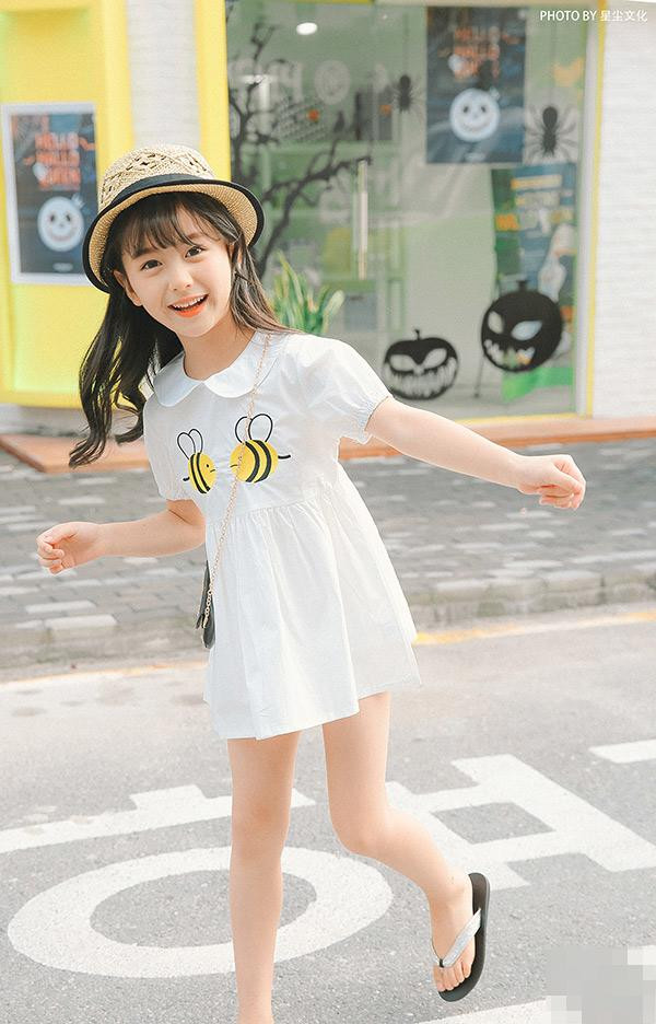 Tiểu mỹ nhân 9 tuổi khiến con trai đại gia BĐS giàu nhất Châu Á phải khen ngợi ảnh 8 tieu my nhan 9 tuoi khien con trai dai gia bds giau nhat chau a cung phai chu y - 8