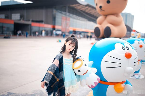 Tiểu mỹ nhân 9 tuổi khiến con trai đại gia BĐS giàu nhất Châu Á phải khen ngợi ảnh 6 tieu my nhan 9 tuoi khien con trai dai gia bds giau nhat chau a cung phai chu y - 6