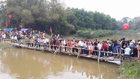 Chợ phiên mỗi năm họp duy nhất một lần: “Choảng” nhau càng to, càng may mắn ảnh 10