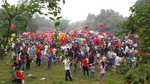 Chợ phiên mỗi năm họp duy nhất một lần: “Choảng” nhau càng to, càng may mắn