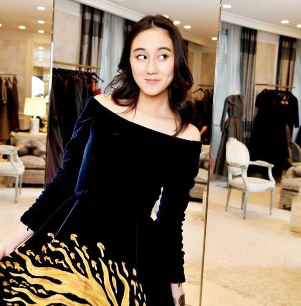 kem bo 78 tuoi, be gai nay sinh ra da co hang tram ty, lon len cuc xinh dep - 5