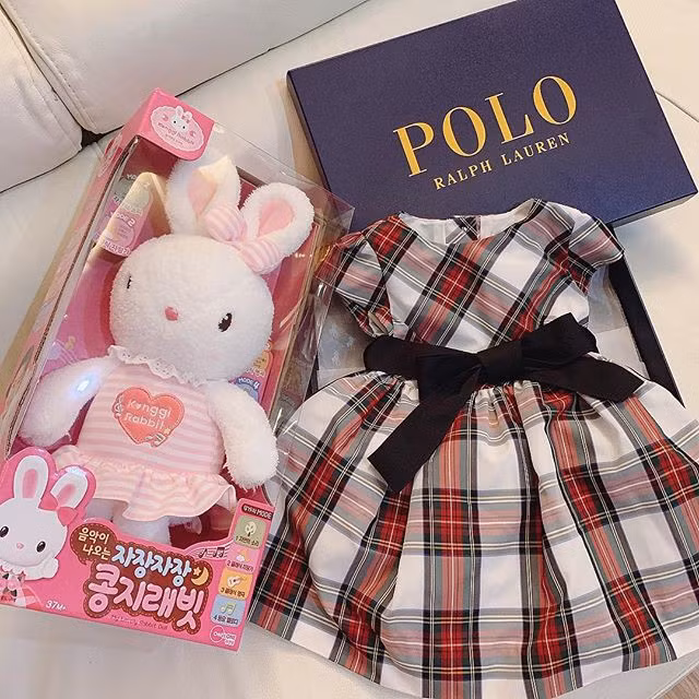 Chưa tròn 1 tuổi mà ba tiểu công chúa nhà sao Việt đã được dự đoán xinh đẹp, sành điệu hơn cả mẹ - Ảnh 3.