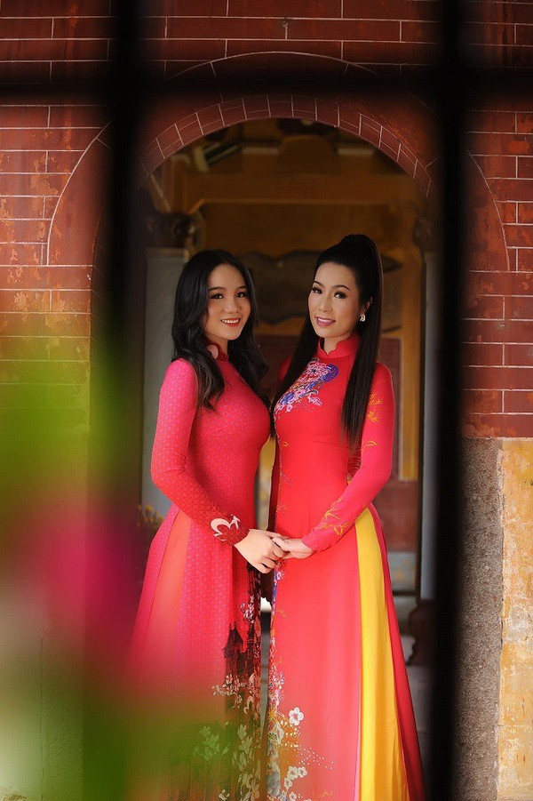 Con gái NSƯT Trịnh Kim Chi 16 tuổi bất ngờ "lột xác" xinh như hot girl ảnh 4 Con gái NSƯT Trịnh Kim Chi 16 tuổi xinh như hot girl, cao 1m72 khiến dân mạng trầm trồ bởi sự lột xác hoàn hảo