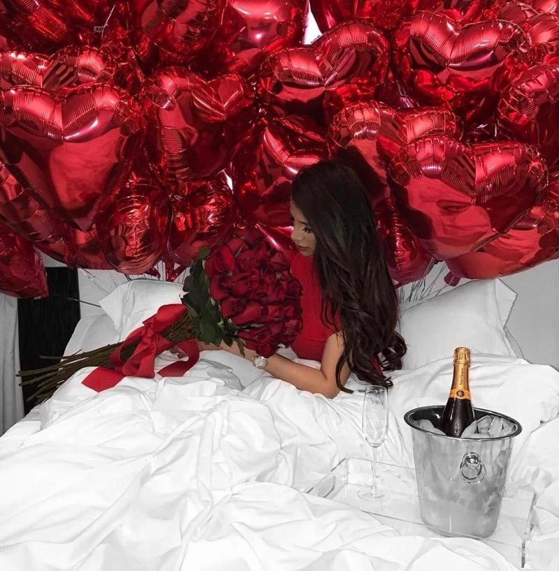 Hội con nhà giàu thế giới đua nhau khoe quà Lễ tình nhân ảnh 1 Hội con nhà giàu thế giới đua nhau khoe quà Lễ tình nhân-1