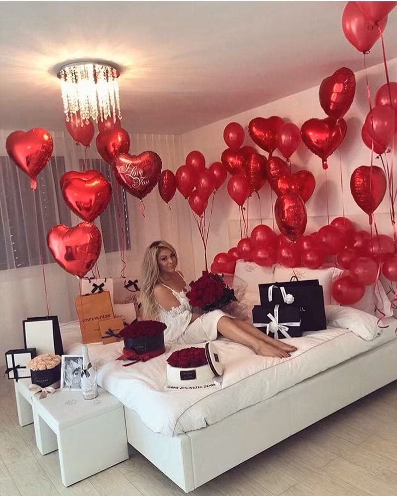 Hội con nhà giàu thế giới đua nhau khoe quà Lễ tình nhân-2