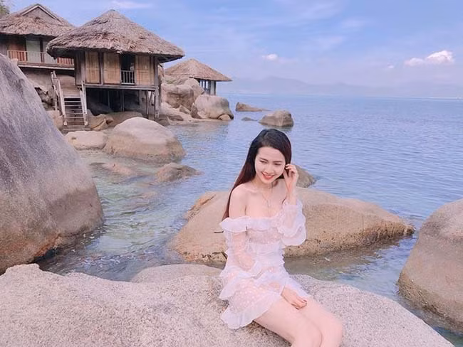 Hoa hậu vừa được bạn trai về tận quê Tiền Giang tặng nhẫn 5,5 tỷ giàu cỡ nào? ảnh 12 Hoa hậu vừa được bạn trai về tận quê Tiền Giang tặng nhẫn 5,5 tỷ giàu cỡ nào?-12