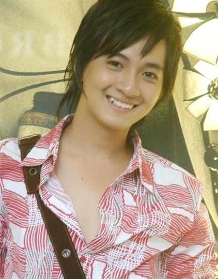 Giật mình ảnh quá khứ "quê một cục" của dàn mỹ nam hàng đầu showbiz Việt ảnh 22 Giật mình ngắm hình ảnh quá khứ quê một cục của dàn mỹ nam hàng đầu showbiz Việt-22