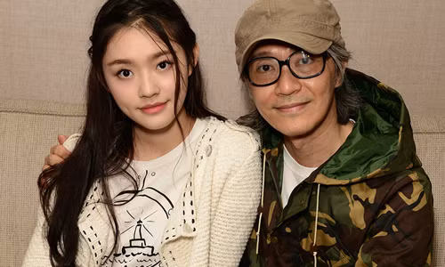 Lâm Doãn là gương mặt được Châu Tinh Trì lăng xê gần đây. Trong Tân vua hài kịch, một nhân vật có câu thoại khen ngợi vẻ đẹp của cô.