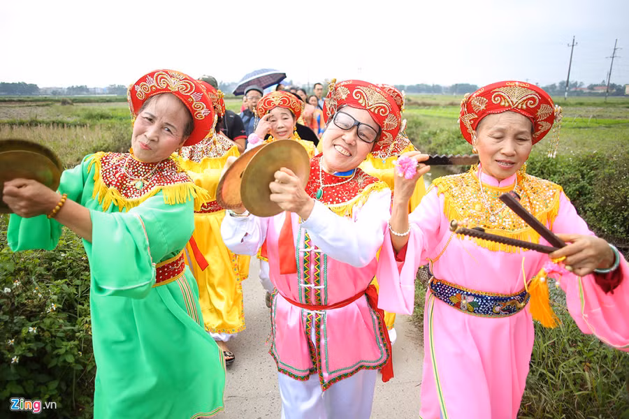 Nghi le chem lon lang Nem Thuong van dien ra kin dao hinh anh 6