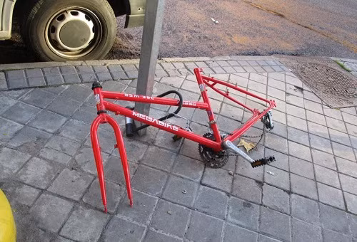 Trộm xe bá đạo.