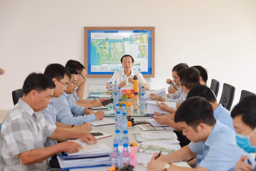 Đoàn công tác của Bộ GD&amp;ĐT làm việc với Trường Đại học Luật TPHCM.