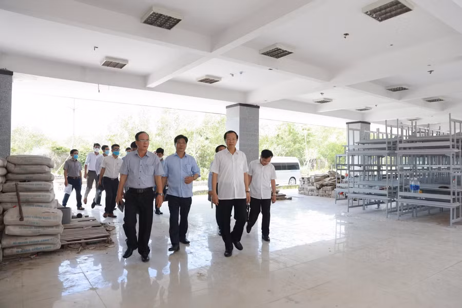 Theo Thứ trưởng Phạm Ngọc Thưởng, nhà trường cần kiến nghị UBND TP tháo gỡ nhiều vấn đề về cơ chế, thủ tục.