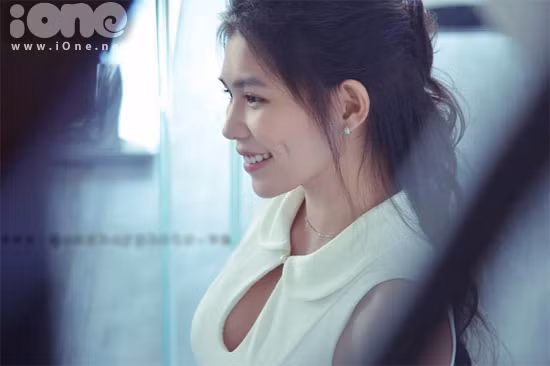 co-nang-du-hoc-sinh-chan-dai-mat-xinh-nhu-hoa-hau-10