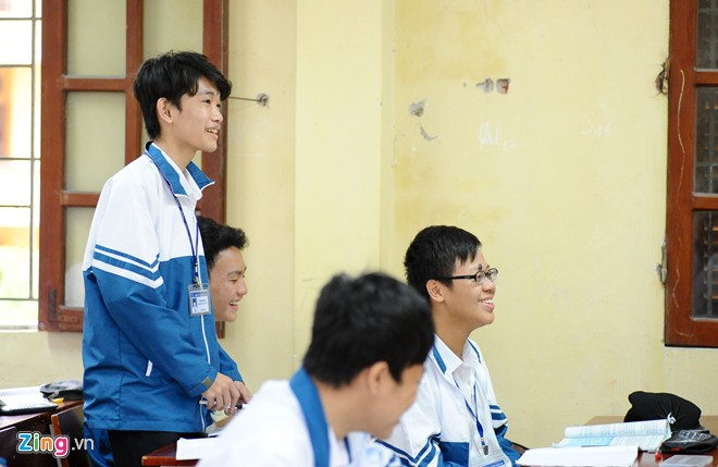 Hình thức đọc chép gần như bị xoá bỏ mà thay vào đó, cô giáo trẻ tạo điều kiện cho học sinh tự tìm hiểu, phát biểu và thể hiện suy nghĩ riêng. Nữ thạc sĩ 9X trên bục giảng trường học nổi tiếng Hải Dương