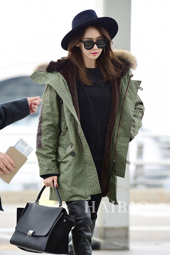 Một chiếc áo quân đội như Yoon Ahsẽ giúp bạn có set đồ lý tưởng để ra phố trong mùa đông mà không cần phải suy nghĩ, kết hợp nhiều layer phía trong. 3-kieu-ao-khoac-sao-han-dien-nhan-nhan-khi-sang-dong-10