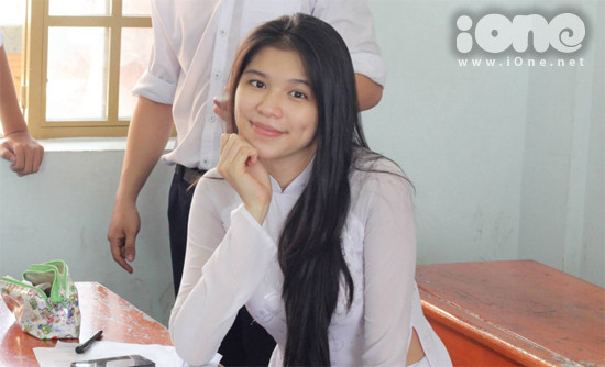 Không chỉ đẹp khi trang điểm, lúc để mặt mộc đến trường, cô bạn đến từ Biên Hòacũng dễ thương không kém. co-nang-du-hoc-sinh-chan-dai-mat-xinh-nhu-hoa-hau-2
