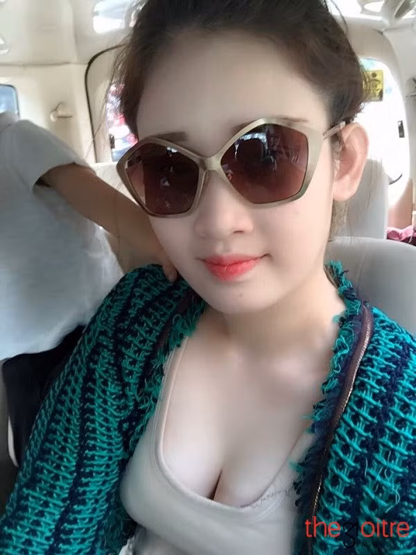 Như Ý quyến rũ, gợi cảm.