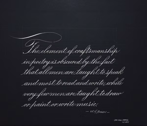 Sinh năm 1993, tốt nghiệp khoa Kinh tế - Quốc tế, ĐH Ngoại thương, chàng trai Đào Huy Hoàng trở thành một trong số ít bạn trẻ Việt đi đầu lĩnh vực vẽ thư pháp hiện đại (calligraphy).