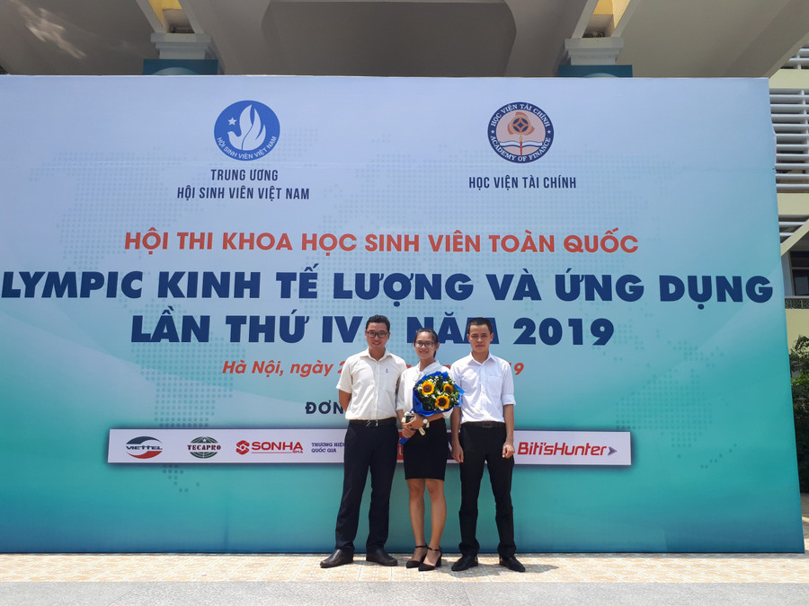 Sinh viên BVU tại hội thi khoa học sinh viên toàn quốc “Olympic Kinh tế lượng và Ứng dụng” lần IV – 2019. Sinh viên BVU tại hội thi khoa học sinh viên toàn quốc “Olympic Kinh tế lượng và Ứng dụng” lần IV – 2019.