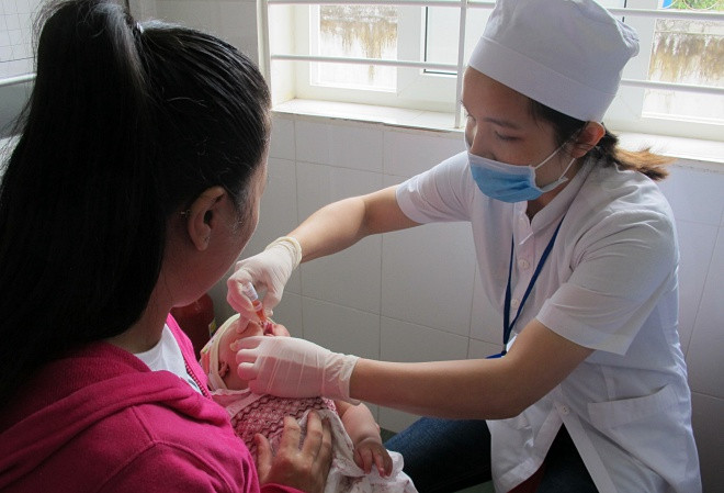 Trạm y tế hiện nay chủ yếu thực hiện chức năng tiêm chủng. Trạm y tế hiện nay chủ yếu thực hiện chức năng tiêm chủng. Ảnh chụp một trạm y tế tại Đắk Lắk: N.P.