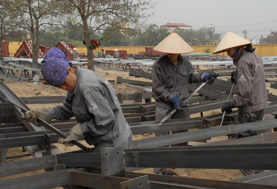 Lao động nữ được quan tâm hơn với những chính sách trong dự thảo Bộ luật Lao động (sửa đổi)